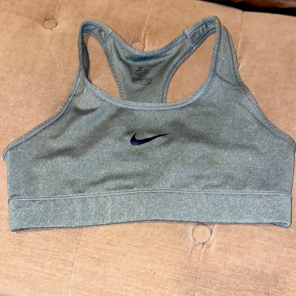 Sports bra- Nike